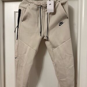 Nike Men's Off-White Sweatpants